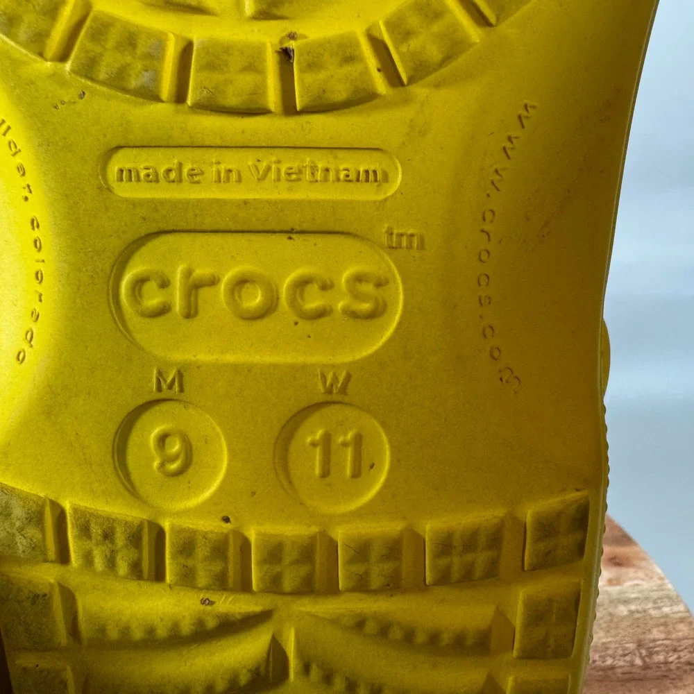 Crocs Classic Clog Lemon Yellow Mens Size 9 Womens 11 Slip On Comfort Shoes